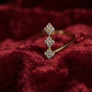 Nova Crystal Ring