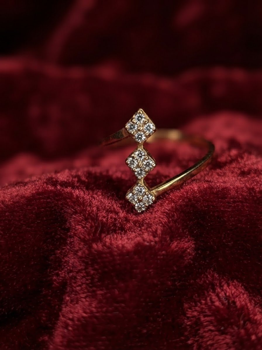 Nova Crystal Ring